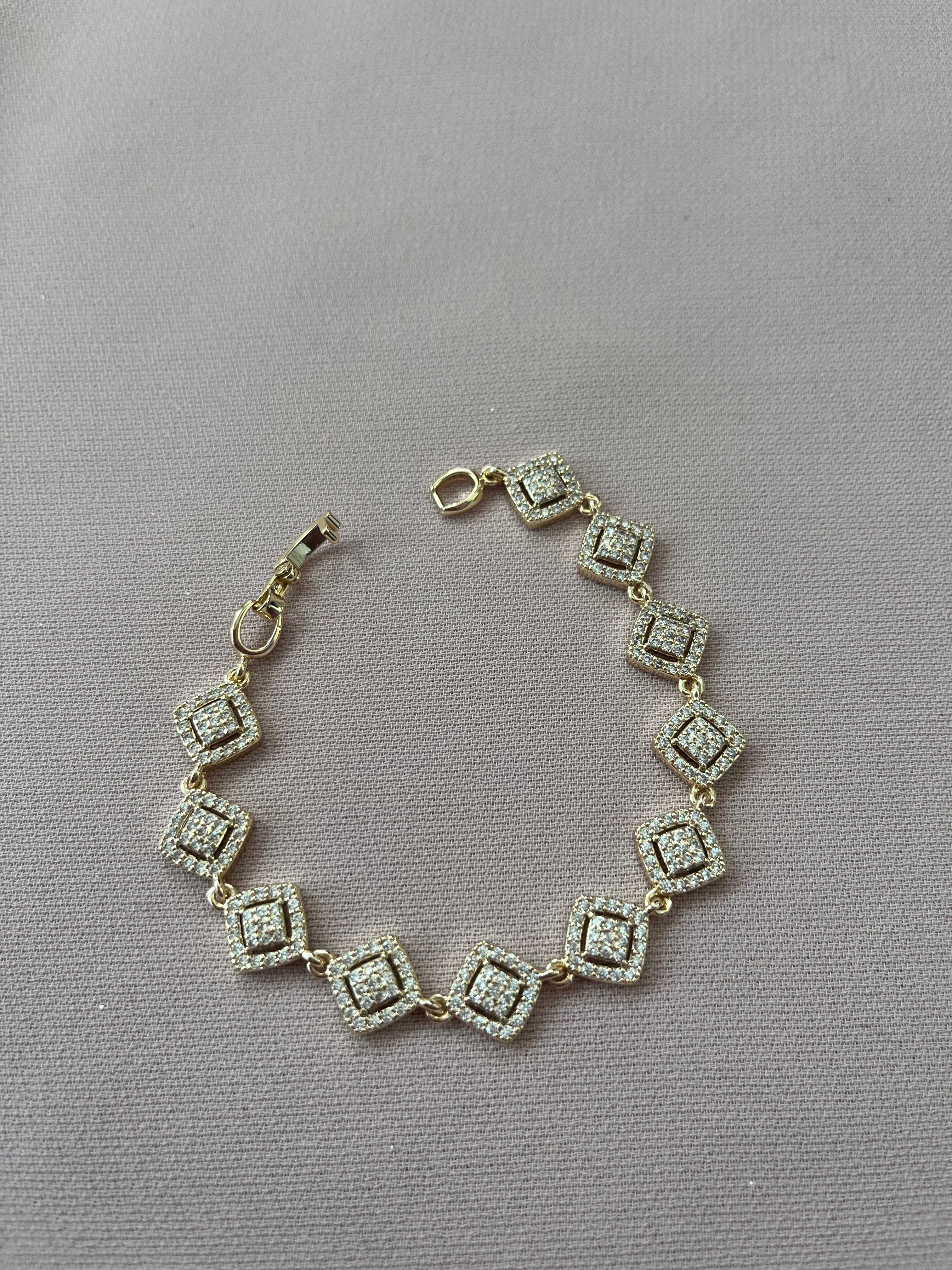 Baget Kare Xuping Model Bileklik